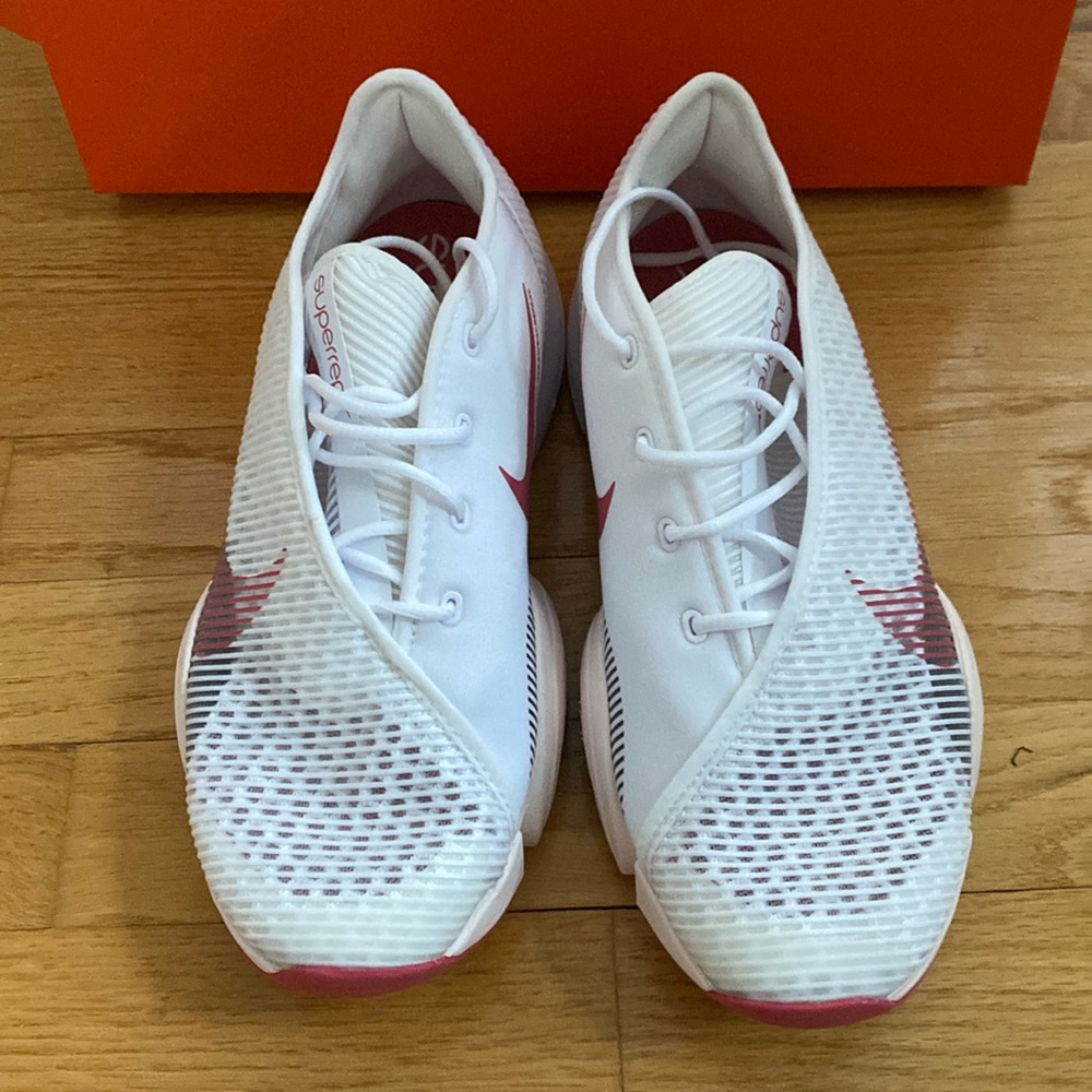 Brand new Nike white mesh air zoom sneakers Sz. 8